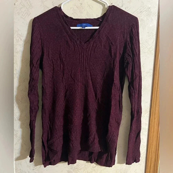 APT. 9 Sweater - Picture 1 of 3